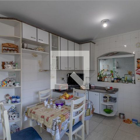 Casa à venda com 230m², 4 quartos e 4 vagas Casa à venda com 230m², 4 quartos e 4 vagasCozinha