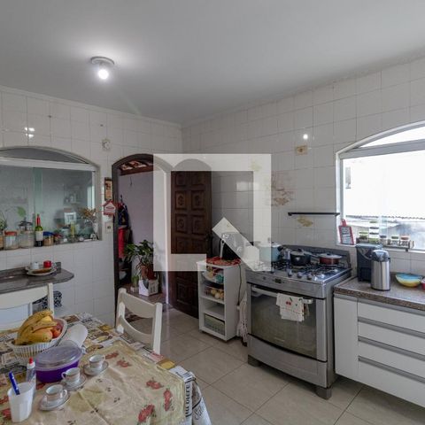 Casa à venda com 230m², 4 quartos e 4 vagas Casa à venda com 230m², 4 quartos e 4 vagasCozinha