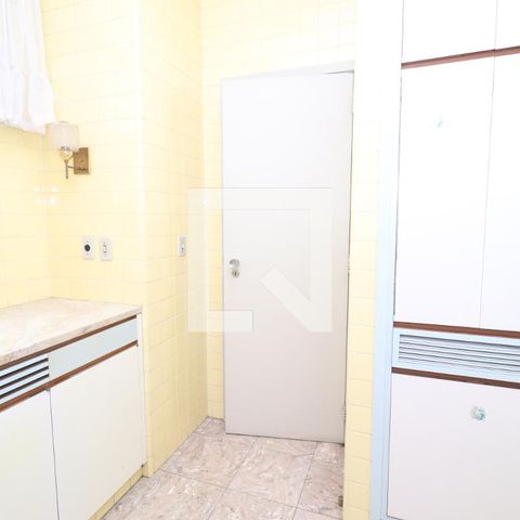 Casa para alugar com 320m², 4 quartos e 2 vagasBanheiro