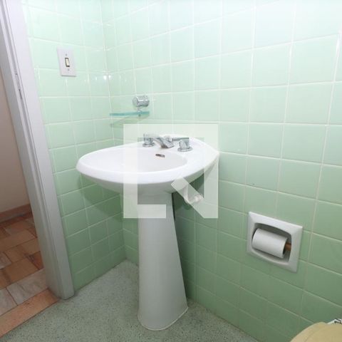 Casa para alugar com 320m², 4 quartos e 2 vagasLavabo
