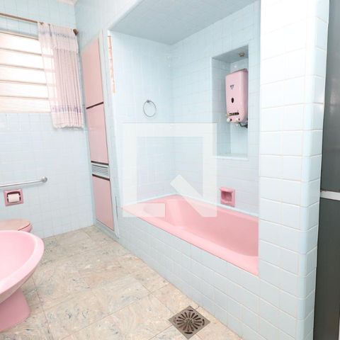 Casa para alugar com 320m², 4 quartos e 2 vagasBanheiro da Suíte