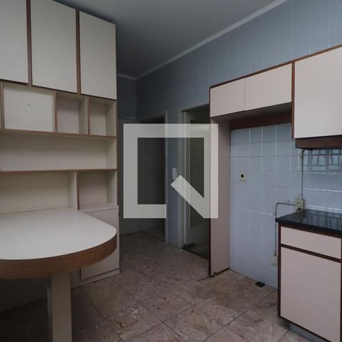 Casa para alugar com 320m², 4 quartos e 2 vagasCozinha
