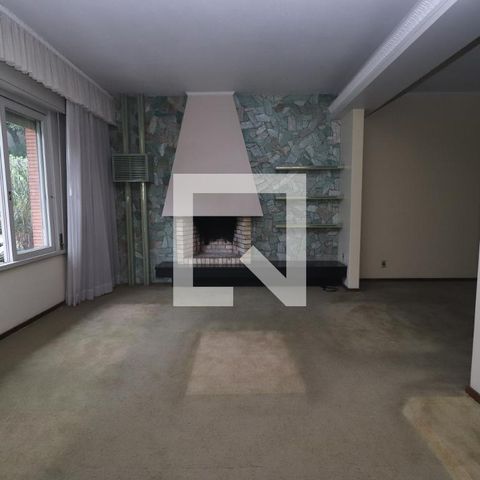Casa para alugar com 320m², 4 quartos e 2 vagasSala