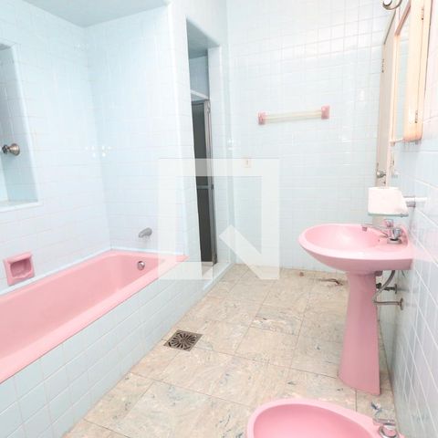 Casa para alugar com 320m², 4 quartos e 2 vagasBanheiro da Suíte