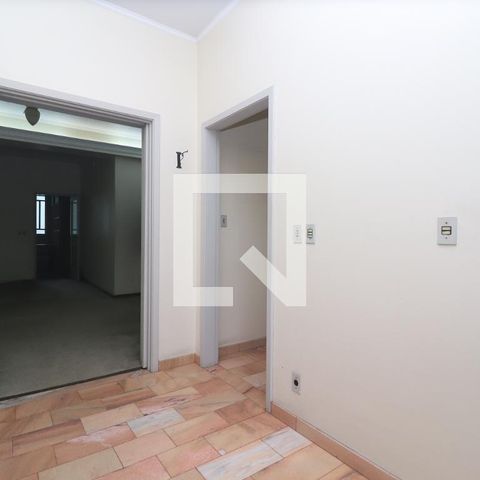 Casa para alugar com 320m², 4 quartos e 2 vagasHall de entrada