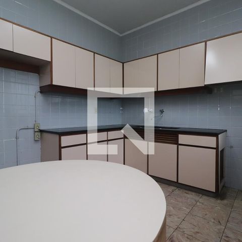 Casa para alugar com 320m², 4 quartos e 2 vagasCozinha