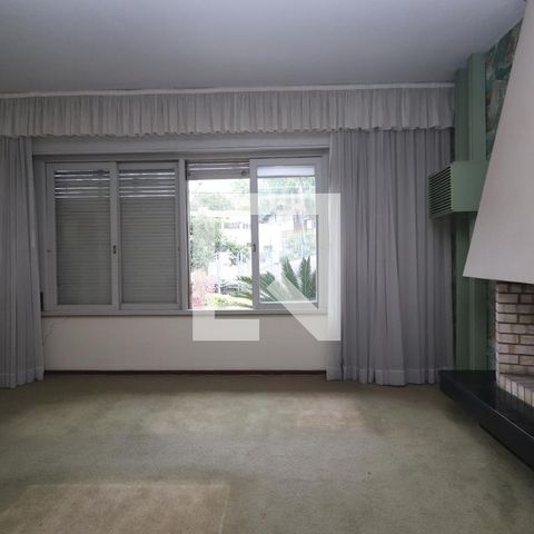 Casa para alugar com 320m², 4 quartos e 2 vagasSala