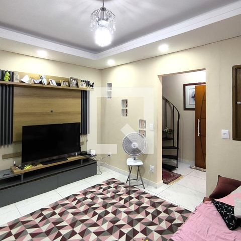 Casa à venda com 125m², 3 quartos e 2 vagasSala