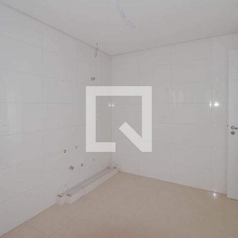 Apartamento à venda com 145m², 3 quartos e 3 vagas Apartamento à venda com 145m², 3 quartos e 3 vagasCozinha e Área de Serviço