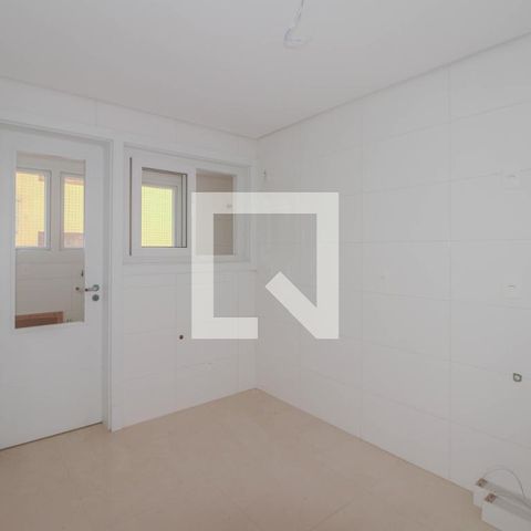 Apartamento à venda com 145m², 3 quartos e 3 vagas Apartamento à venda com 145m², 3 quartos e 3 vagasCozinha e Área de Serviço