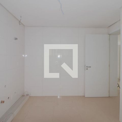 Apartamento à venda com 145m², 3 quartos e 3 vagas Apartamento à venda com 145m², 3 quartos e 3 vagasCozinha e Área de Serviço
