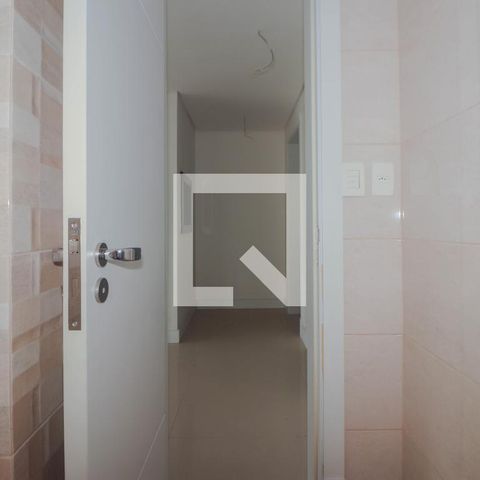 Apartamento à venda com 145m², 3 quartos e 3 vagas Apartamento à venda com 145m², 3 quartos e 3 vagasLavabo