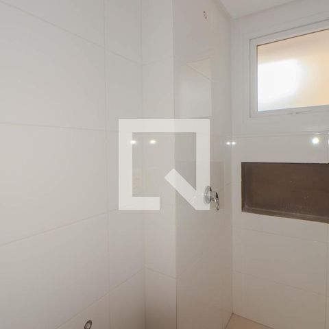 Apartamento à venda com 145m², 3 quartos e 3 vagas Apartamento à venda com 145m², 3 quartos e 3 vagasBanheiro da Suíte 1