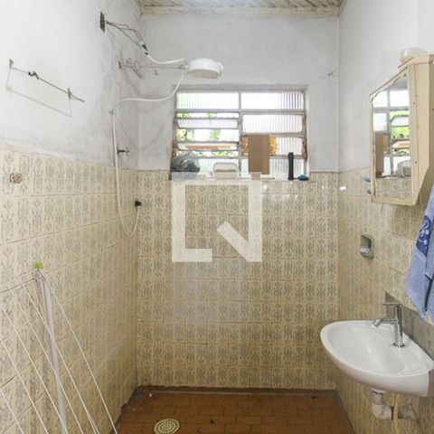 Casa à venda com 100m², 2 quartos e 3 vagas Casa à venda com 100m², 2 quartos e 3 vagasBanheiro