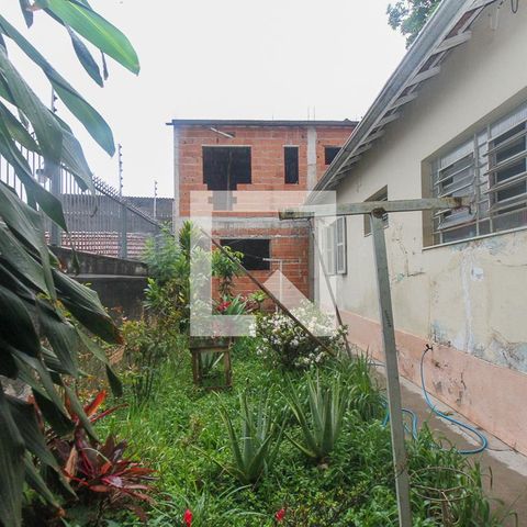 Casa à venda com 100m², 2 quartos e 3 vagas Casa à venda com 100m², 2 quartos e 3 vagasQuintal da casa 02