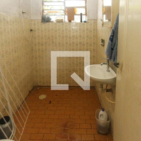 Casa à venda com 100m², 2 quartos e 3 vagas Casa à venda com 100m², 2 quartos e 3 vagasBanheiro
