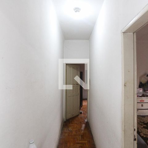 Casa à venda com 100m², 2 quartos e 3 vagas Casa à venda com 100m², 2 quartos e 3 vagasCorredor