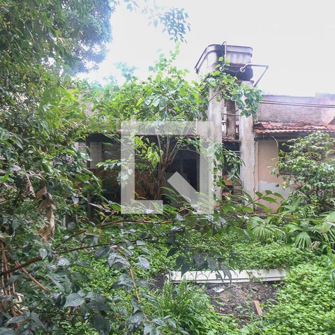 Casa à venda com 100m², 2 quartos e 3 vagas Casa à venda com 100m², 2 quartos e 3 vagasQuintal