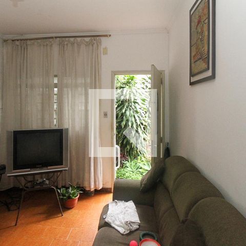 Casa à venda com 100m², 2 quartos e 3 vagas Casa à venda com 100m², 2 quartos e 3 vagasSala da casa 02