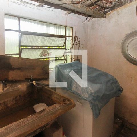 Casa à venda com 100m², 2 quartos e 3 vagas Casa à venda com 100m², 2 quartos e 3 vagasÁrea de Serviço
