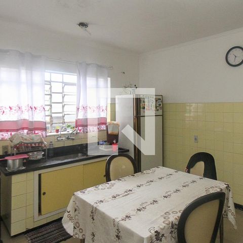 Casa à venda com 100m², 2 quartos e 3 vagas Casa à venda com 100m², 2 quartos e 3 vagasCozinha