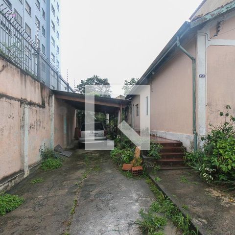 Casa à venda com 100m², 2 quartos e 3 vagas Casa à venda com 100m², 2 quartos e 3 vagasGaragem