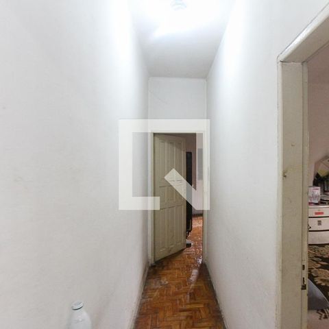 Casa à venda com 100m², 2 quartos e 3 vagas Casa à venda com 100m², 2 quartos e 3 vagasCorredor