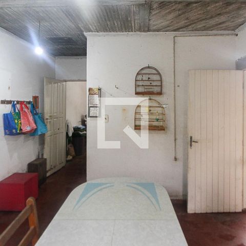 Casa à venda com 100m², 2 quartos e 3 vagas Casa à venda com 100m², 2 quartos e 3 vagasCozinha
