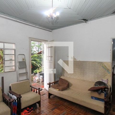 Casa à venda com 100m², 2 quartos e 3 vagas Casa à venda com 100m², 2 quartos e 3 vagasSala