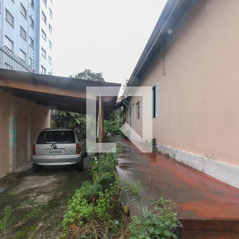 Casa à venda com 100m², 2 quartos e 3 vagas Casa à venda com 100m², 2 quartos e 3 vagasGaragem