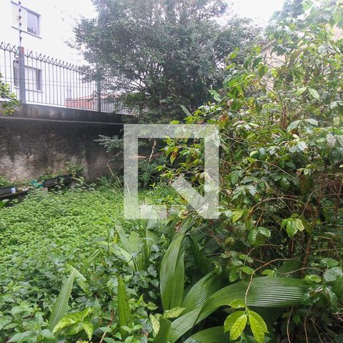 Casa à venda com 100m², 2 quartos e 3 vagas Casa à venda com 100m², 2 quartos e 3 vagasQuintal
