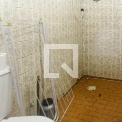 Casa à venda com 100m², 2 quartos e 3 vagas Casa à venda com 100m², 2 quartos e 3 vagasBanheiro