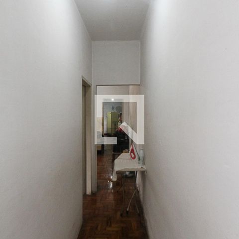 Casa à venda com 100m², 2 quartos e 3 vagas Casa à venda com 100m², 2 quartos e 3 vagasCorredor