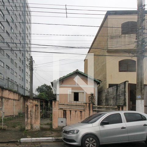 Casa à venda com 100m², 2 quartos e 3 vagas Casa à venda com 100m², 2 quartos e 3 vagasFachada