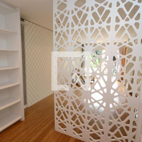 Casa de condomínio à venda com 300m², 4 quartos e 4 vagasCloset da suíte 1