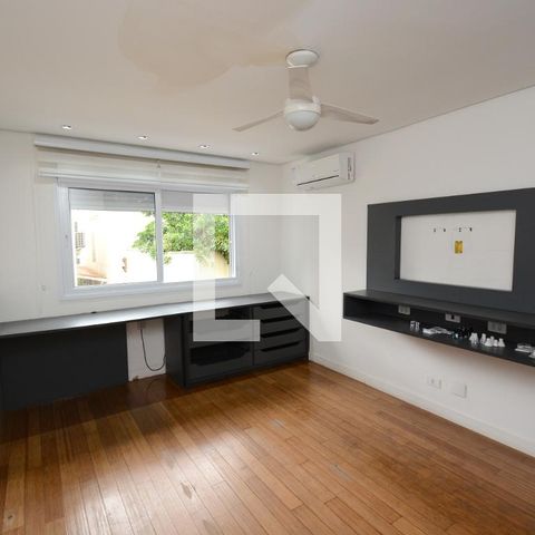 Casa de condomínio à venda com 300m², 4 quartos e 4 vagasSuíte 3