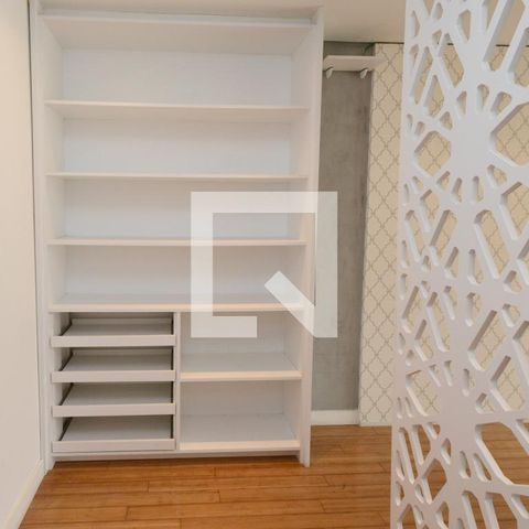 Casa de condomínio à venda com 300m², 4 quartos e 4 vagasCloset da suíte 1