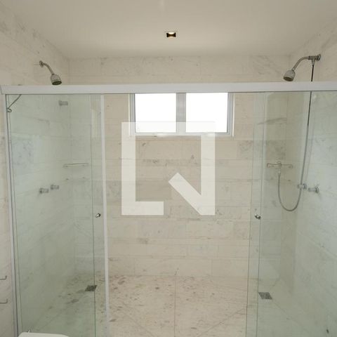 Casa de condomínio à venda com 300m², 4 quartos e 4 vagasBanheiro da Suíte 1
