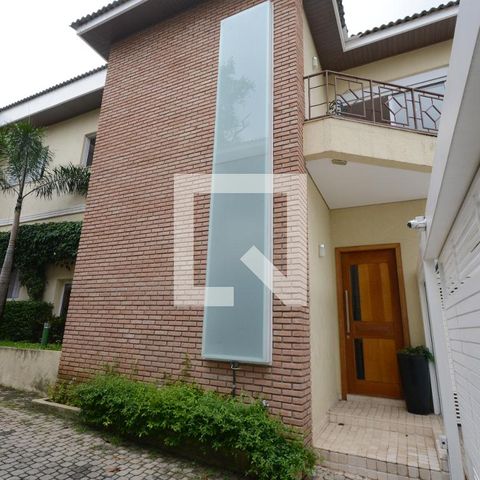 Casa de condomínio à venda com 300m², 4 quartos e 4 vagasFachada
