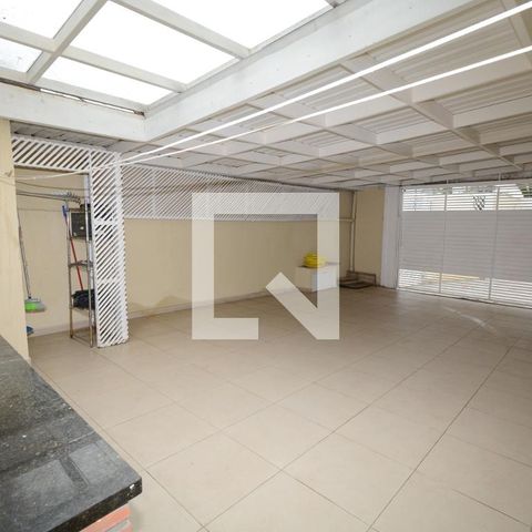 Casa de condomínio à venda com 300m², 4 quartos e 4 vagasGaragem