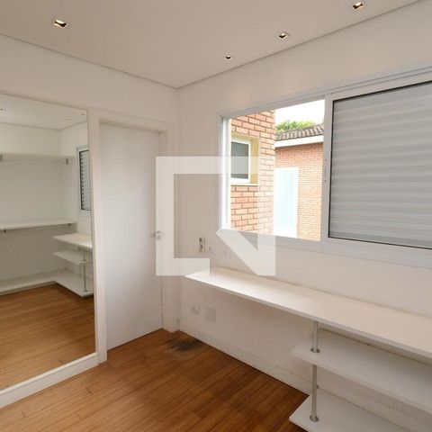 Casa de condomínio à venda com 300m², 4 quartos e 4 vagasSuíte 2