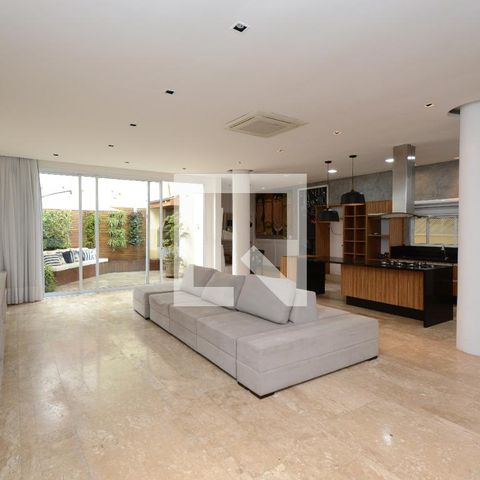 Casa de condomínio à venda com 300m², 4 quartos e 4 vagasSala