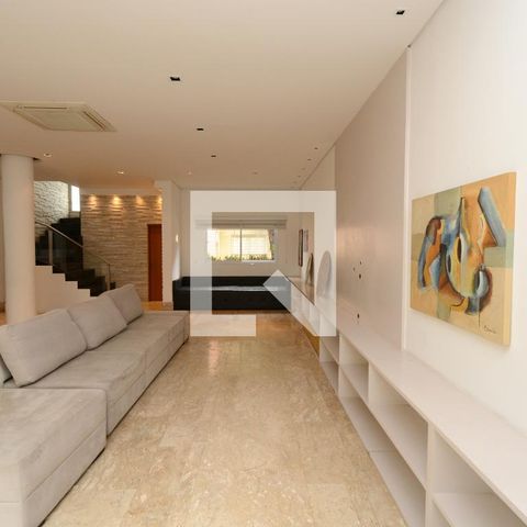 Casa de condomínio à venda com 300m², 4 quartos e 4 vagasSala