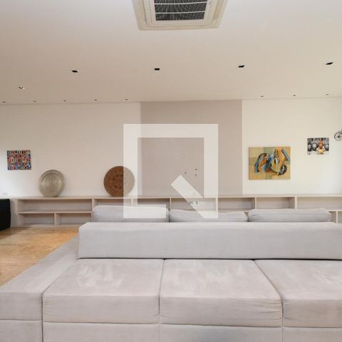 Casa de condomínio à venda com 300m², 4 quartos e 4 vagasSala