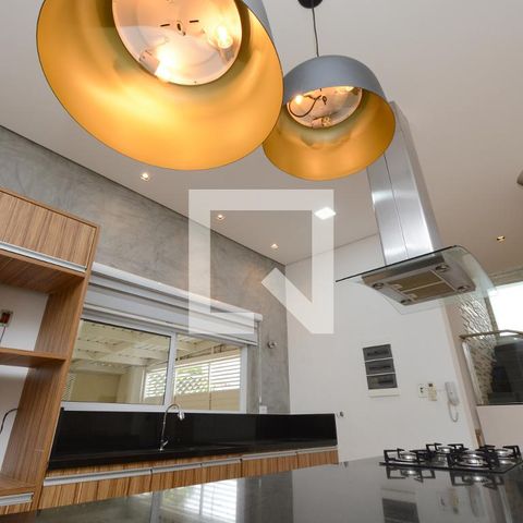 Casa de condomínio à venda com 300m², 4 quartos e 4 vagasDetalhe da cozinha