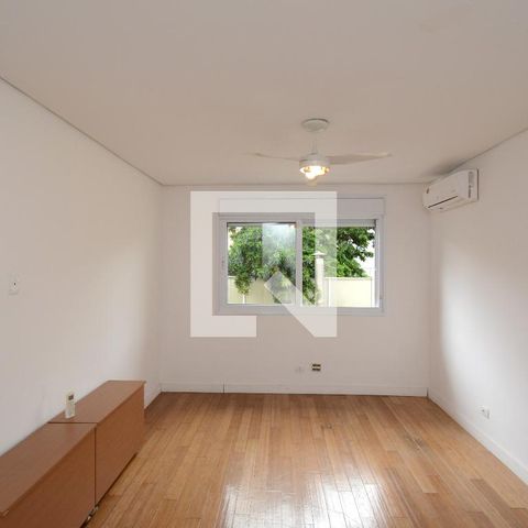 Casa de condomínio à venda com 300m², 4 quartos e 4 vagasSuíte 4