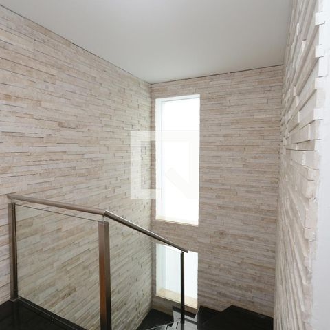 Casa de condomínio à venda com 300m², 4 quartos e 4 vagasHall