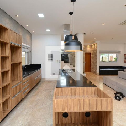 Casa de condomínio à venda com 300m², 4 quartos e 4 vagasCozinha