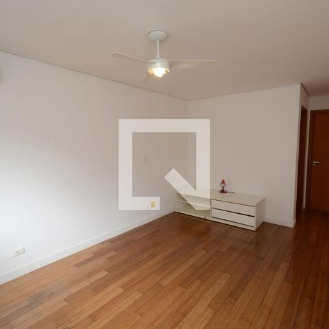 Casa de condomínio à venda com 300m², 4 quartos e 4 vagasSuíte 4