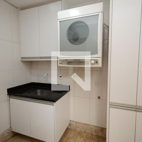 Casa de condomínio à venda com 300m², 4 quartos e 4 vagasÁrea de Serviço